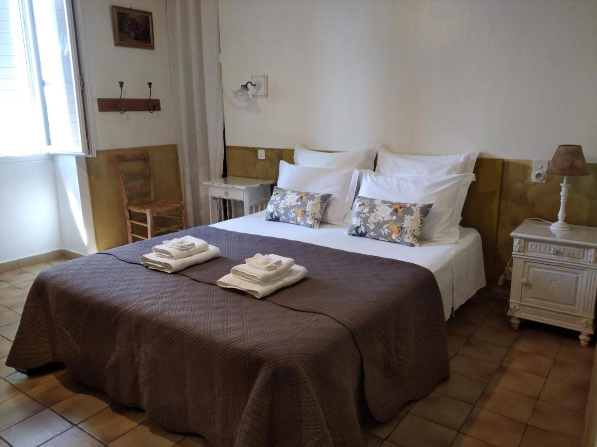 Le Petit Fabre Hotel มงตานญัค ภายนอก รูปภาพ